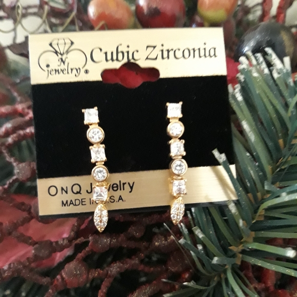 Jewelry - Sparkling CZ Earrings | NWOT